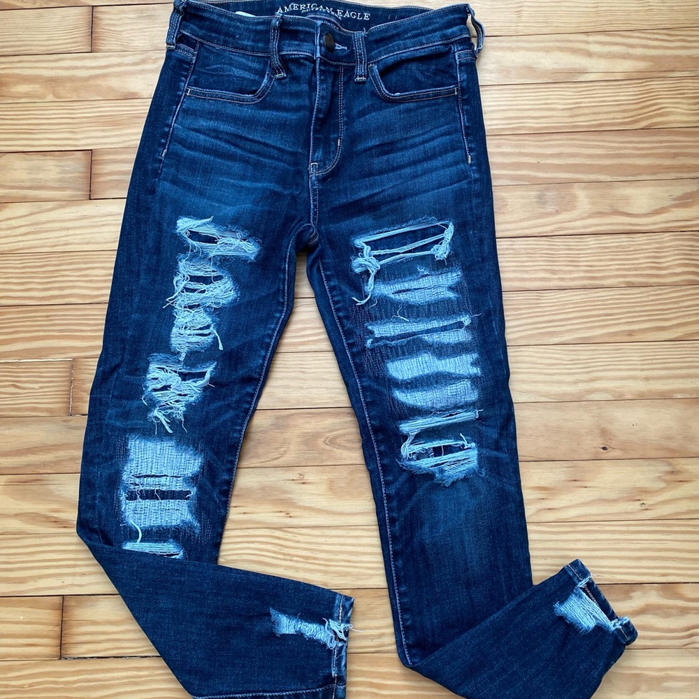 American Eagle Size 4 Short  Super Stretch Mid Rise Skinny  Dark Wash